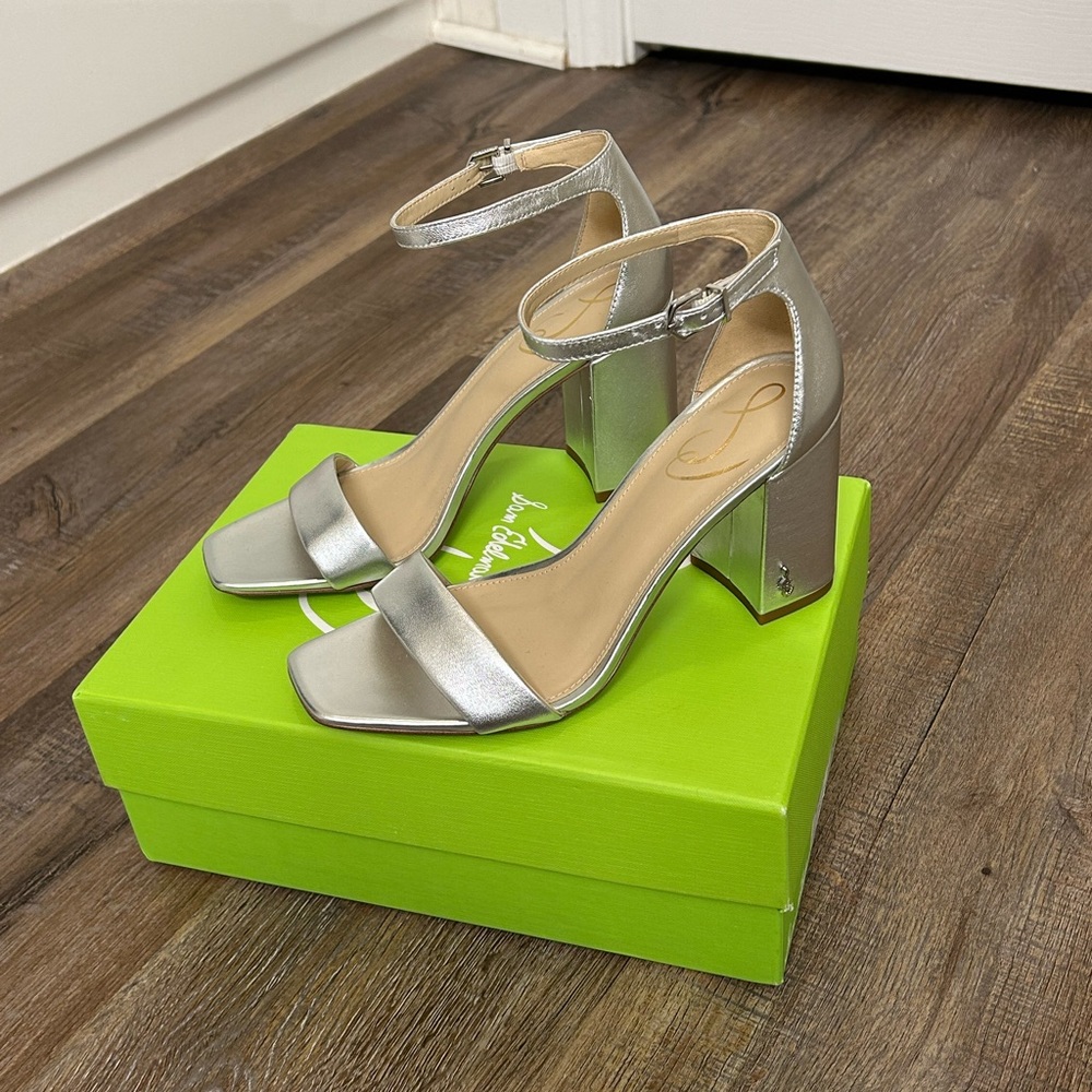 Sam Edelman Womens Daniella Soft Silver Ankle Strap Heels Size 7.5 Medium (B, M)